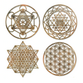 Lot de 4 décorations murales 30 cm en bois brun motifs géométriques ajourés